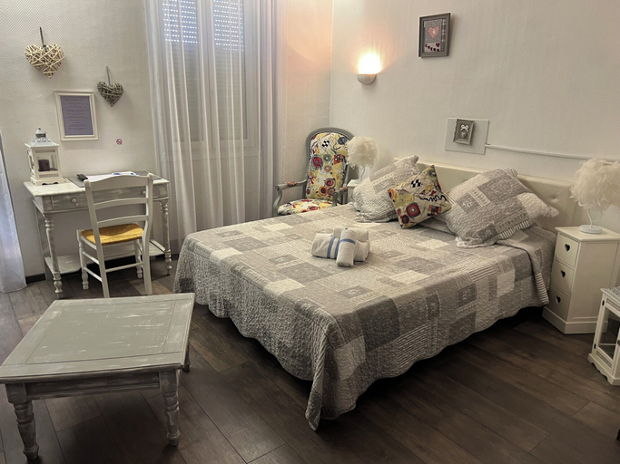 Room 3, Luberon l’hôtel restaurant, Vaucluse