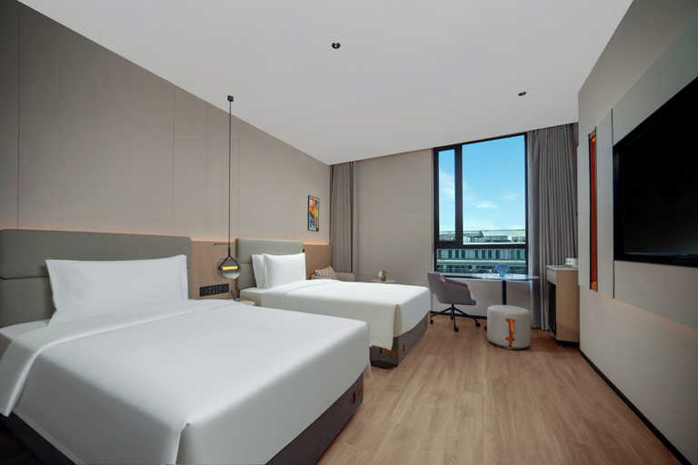 Bedroom 5, Holiday Inn Express Shanghai On The Bund by IHG, Shanghai