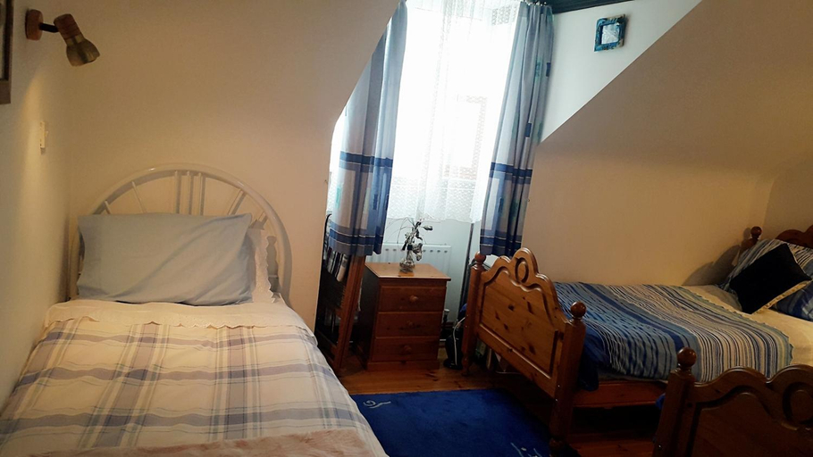 Others 1, Vaughans Pub/Accommodation