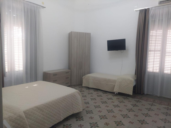 Others 3, Guest House Lamphotel Militello, Palermo