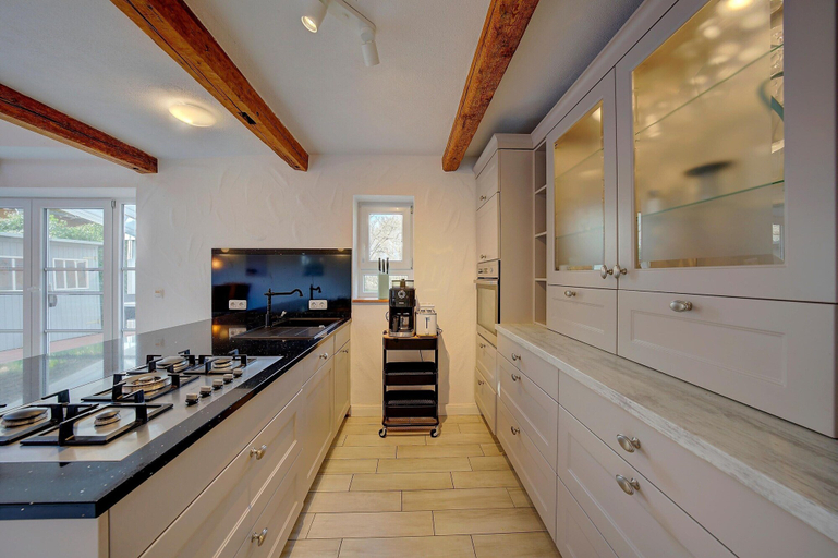 Private kitchen 2, Elegantes Ferienhaus mit Garten auf Fehmarn, Ostholstein