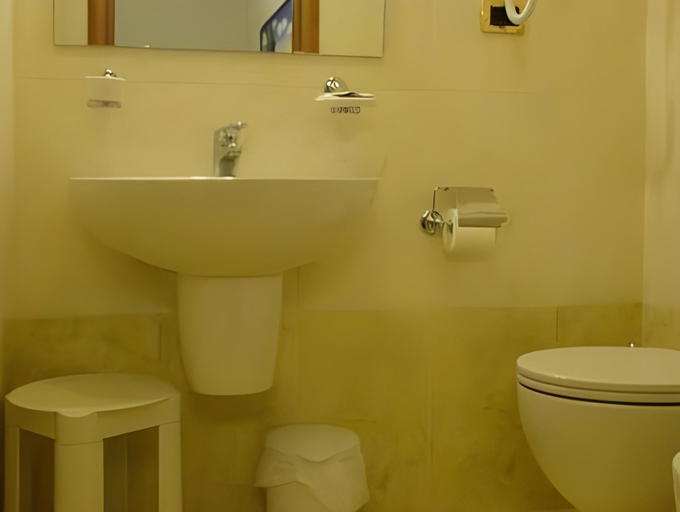 Bathroom 3, Hotel La Rosa, Florence