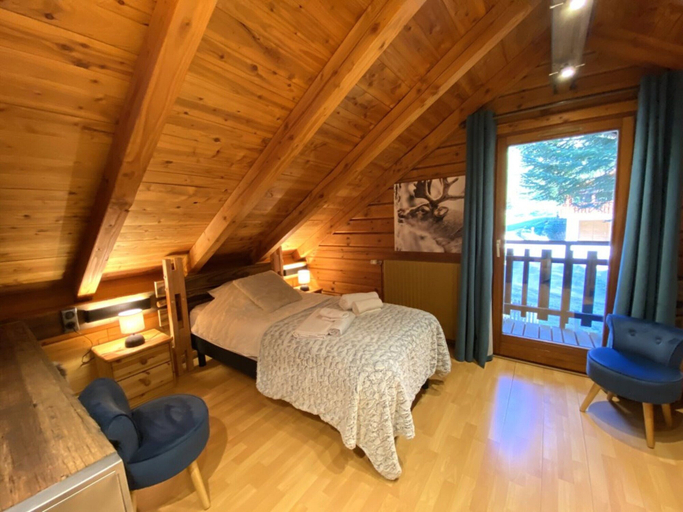 Room 3, LE Renne Chalet en Bois au Calme Avec SPA Jacuzzi, Vosges