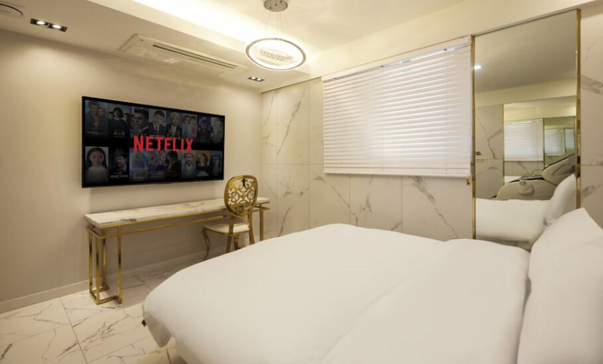 Room 5, hotel 99 prestige, Dobong