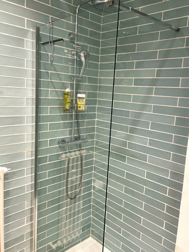 Bathroom 3, Studio in Antibes Near La Salis Beach, Alpes-Maritimes