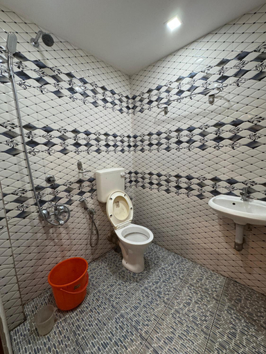 Bathroom 3, Heres Haut Residency, Ernakulam