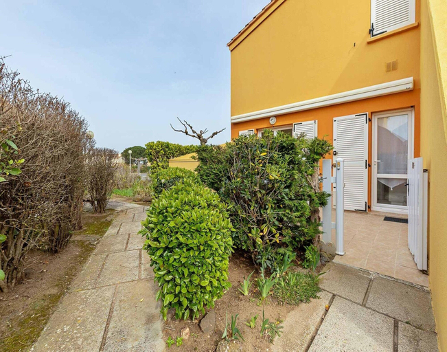 Garden, Cozy Stay in Sunny Agde, Hérault