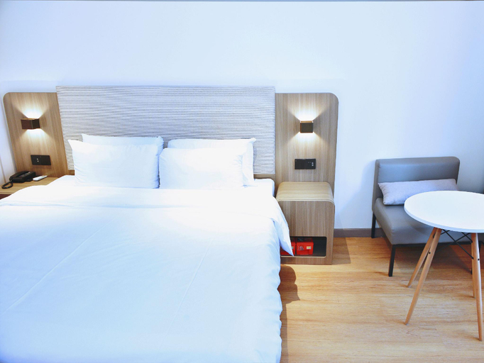 Bedroom 2, HanTing Hotel (Shenzhen Nanshan Subway Station), Shenzhen
