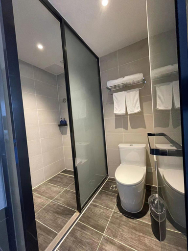 Bathroom 3, Hanting Premium Hotel Qingdao Ocean University of China, Qingdao