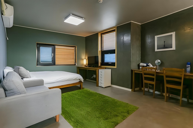 Bedroom, Jeju Damol Pension, Jeju