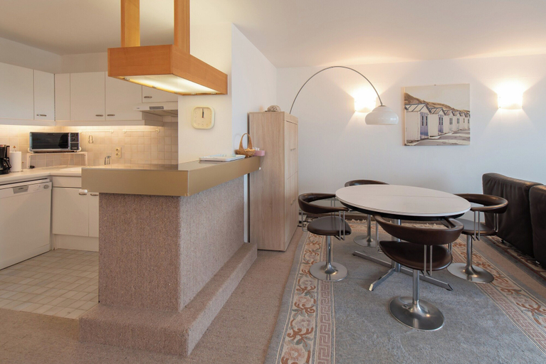 Dining 4, Apartment in Middelkerke With Sea View, West-Vlaanderen