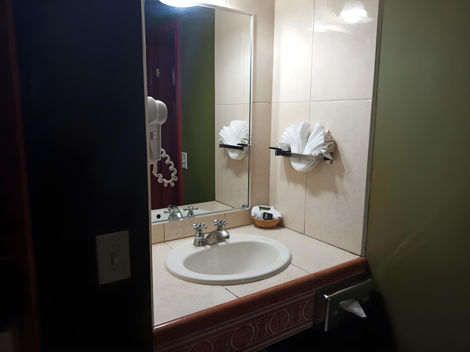 Bathroom 3, Baja Inn Hoteles la Mesa, Tijuana