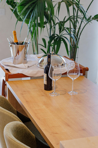Food & Drinks 5, Hotel HOGO, Inđija