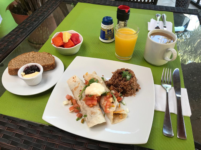 Food & Drinks 5, Tamarindo Village Hotel, Santa Cruz