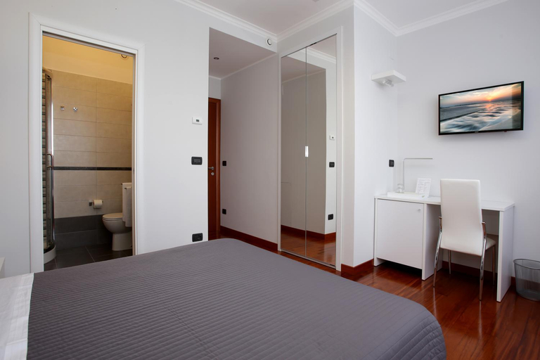 Bedroom 4, J24 B&B, Roma