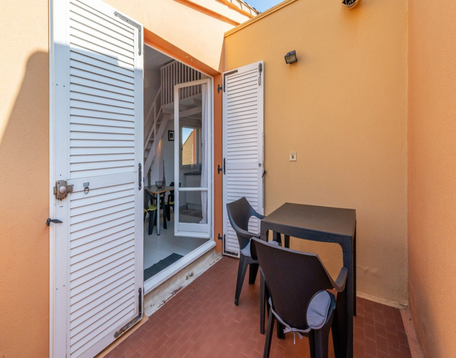 Balcony 2, Modern Stay by the Beach, Hérault
