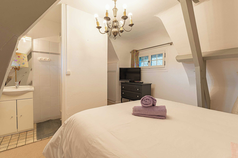 Room 2, Pleasant Country House - 4bd/8p - Normandy, Eure