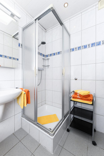 Bathroom 3, Ferienhaeuser Nordseebrise, Wittmund