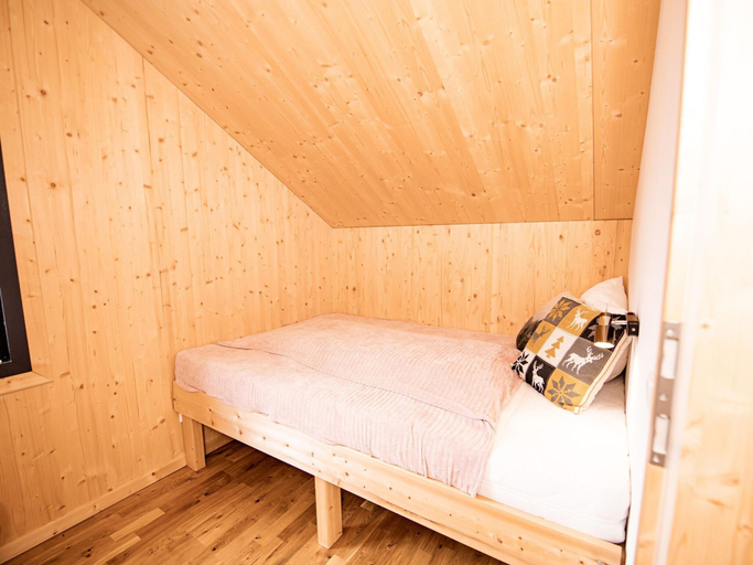 Bedroom 3, Elegant Chalet Near Ski-slopes, Murtal