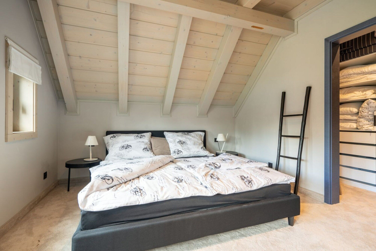 Room 2, Villa in Abertamy Near Klinovec Ski Resort, Karlovy Vary