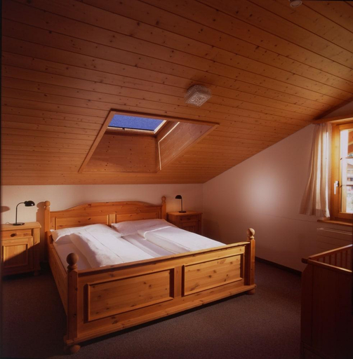 Bedroom 3, Hotel Bodmi Superior, Interlaken