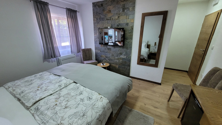 Others 4, Plitvica Villa Prica, Plitvička Jezera