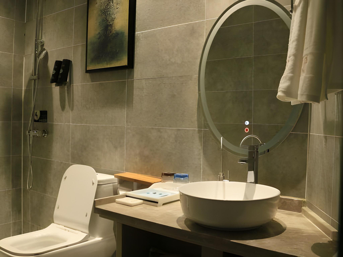 Bathroom 4, Qingdao Elegance Hotel, Qingdao
