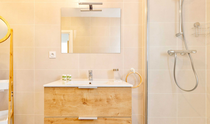 Bathroom 3, Bright apt With Balcony -6p-proche Disney/paris, Val-de-Marne