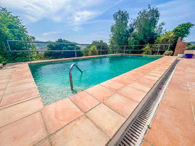 Sport & Beauty 4, Cd-1383 3 Bedroom Villa With Pool, Málaga