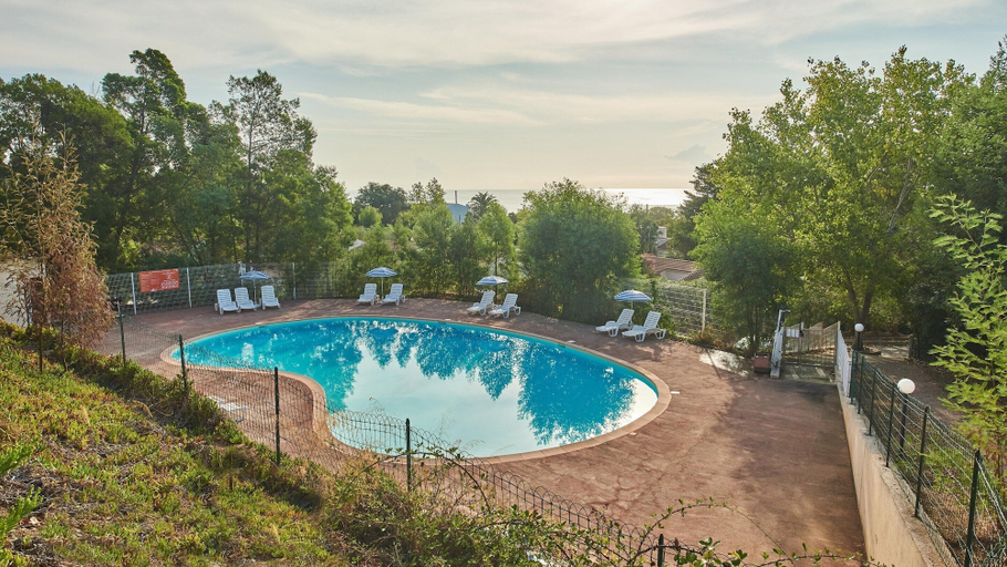 Pool 3, Cottage in Corsica With Garden Terrace, Corse-du-Sud