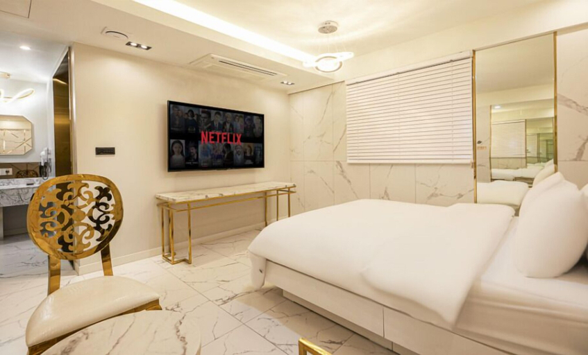 Room 5, hotel 99 prestige, Dobong