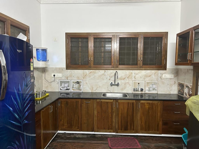 Others 3, Paradise Le Bonheur Guest House, Viluppuram