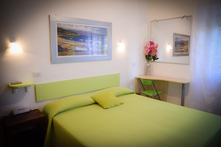 Bedroom 2, Hotel Villa Denia, Livorno