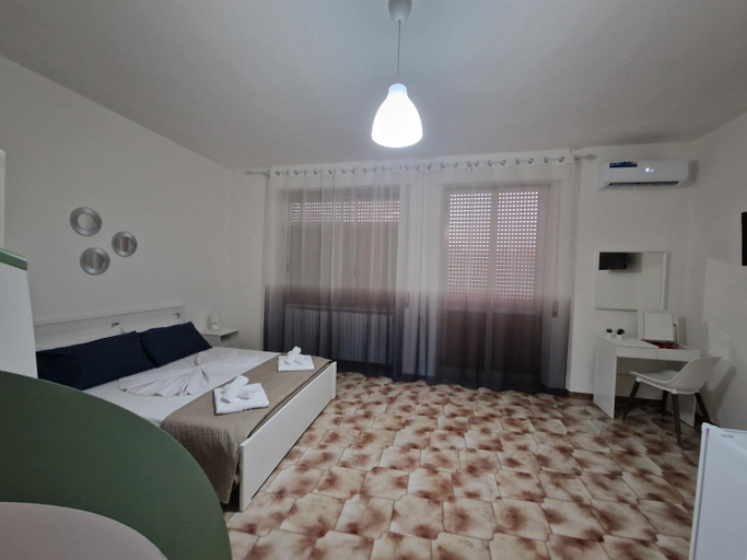 Others 4, Cosy Corner, Chieti