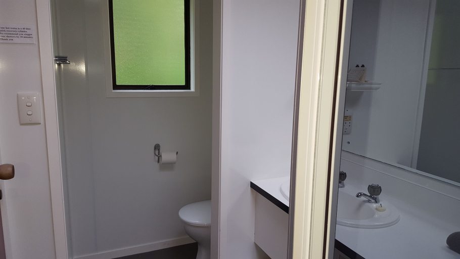 Bathroom 3, Coastal Motor Lodge, Thames-Coromandel