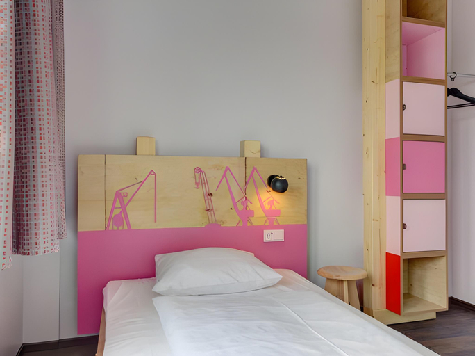 Bedroom 3, MEININGER Hotel Hamburg City Center, Hamburg