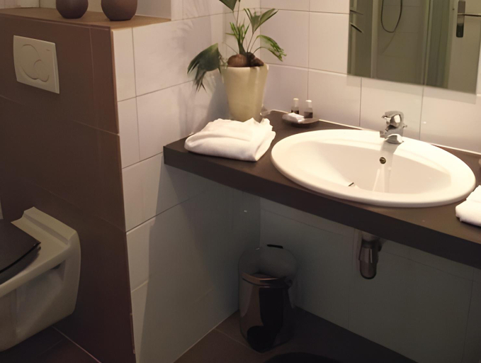 Bathroom 4, City Residence Chelles, Seine-et-Marne