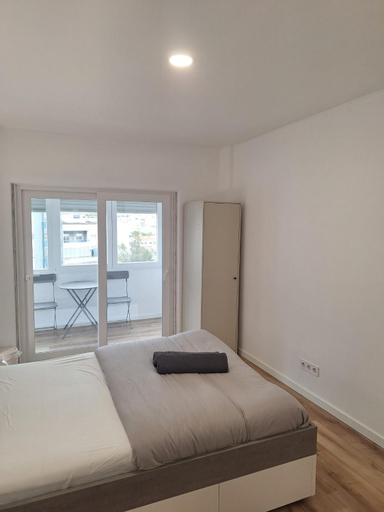 Others 2, Lisbon South Bay Rooms 2, Almada