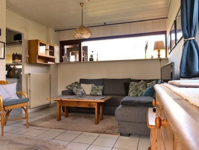 Living room 5, Quiet Holiday Home Near Beach, Zijpe