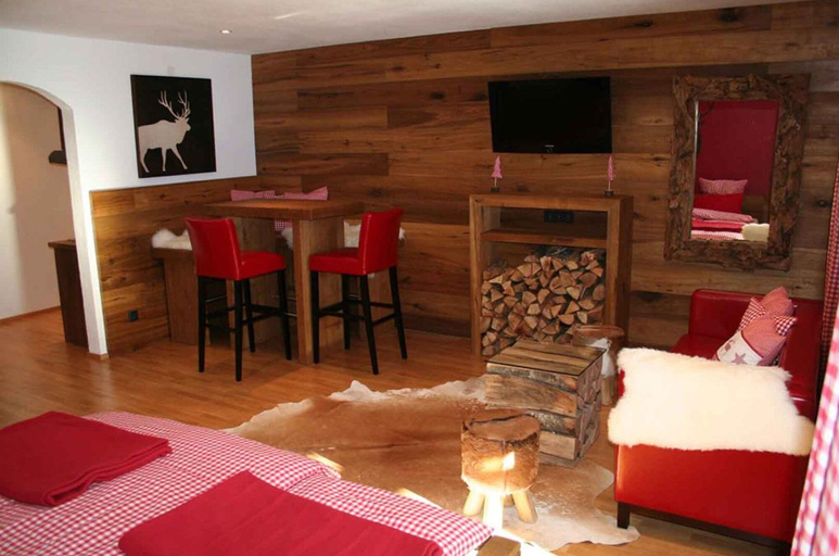Room 4, Apartment in Seefeld Near Ski Slopes, Innsbruck Land