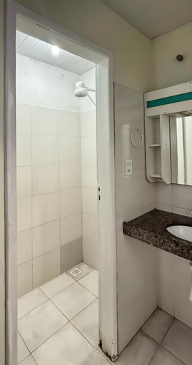Bathroom 3, Santorini Hotel, Santarém
