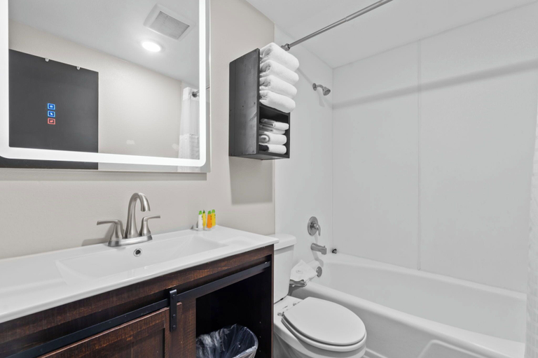 Bathroom 3, Lost Trail Resort, Bannock