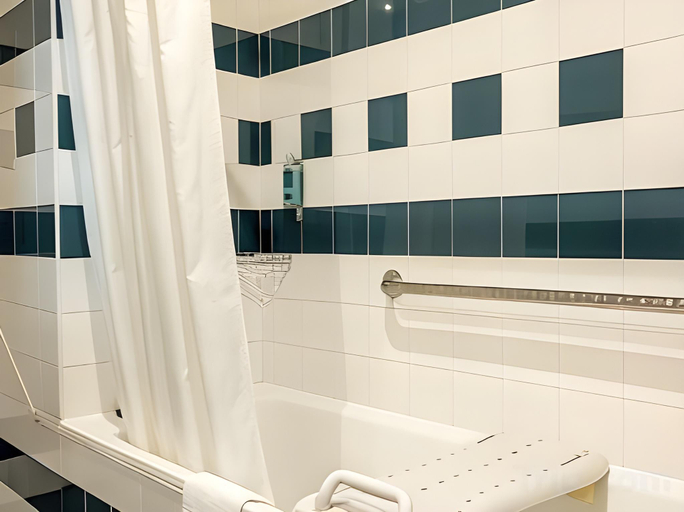 Bathroom 5, Vila Gale Ericeira Hotel & Resort, Mafra