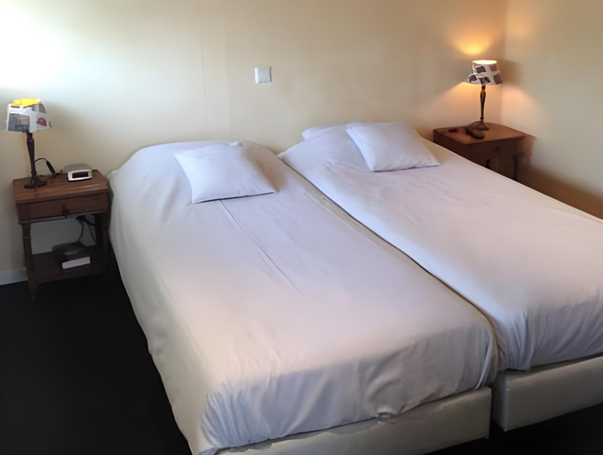 Bedroom 2, Restaurant-Hotel de Watergeus, Nieuwkoop