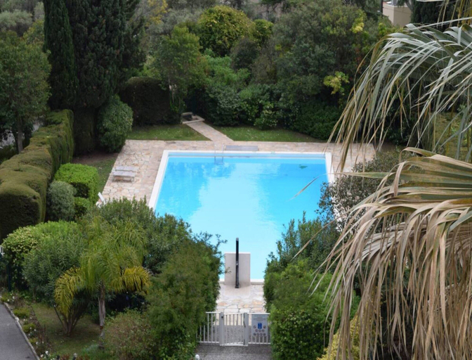 Pool 5, Apartment in Juan-les-pins Near Sandy Beaches, Alpes-Maritimes