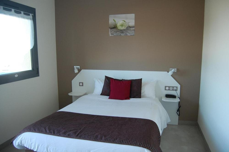 Bedroom 3, Hotel L'Escale Perigueux Notre Dame, Dordogne