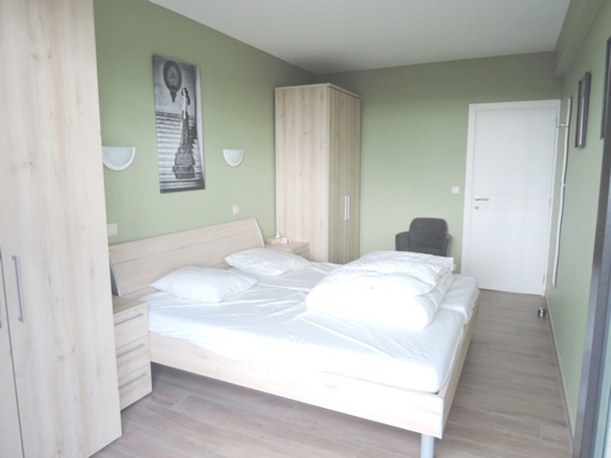 Room 2, Apartment With sea View in Middelkerke, West-Vlaanderen