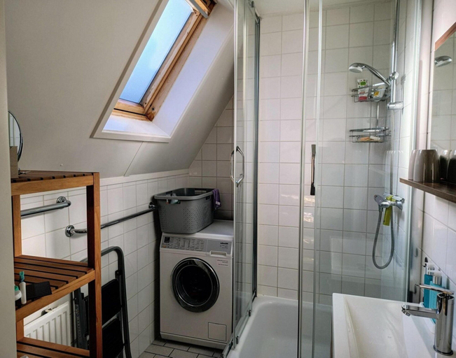 Bathroom 5, Cozy Holiday Home in Sint Maartenszee, Zijpe
