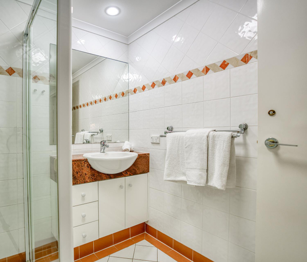 Bathroom 4, Xanadu Resort, Gold Coast