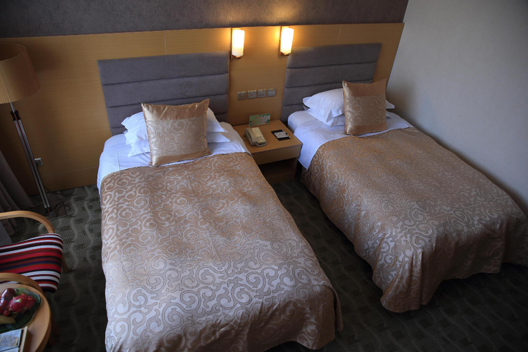 Bedroom 2, Qingdao Royal Garden Hotel, Qingdao